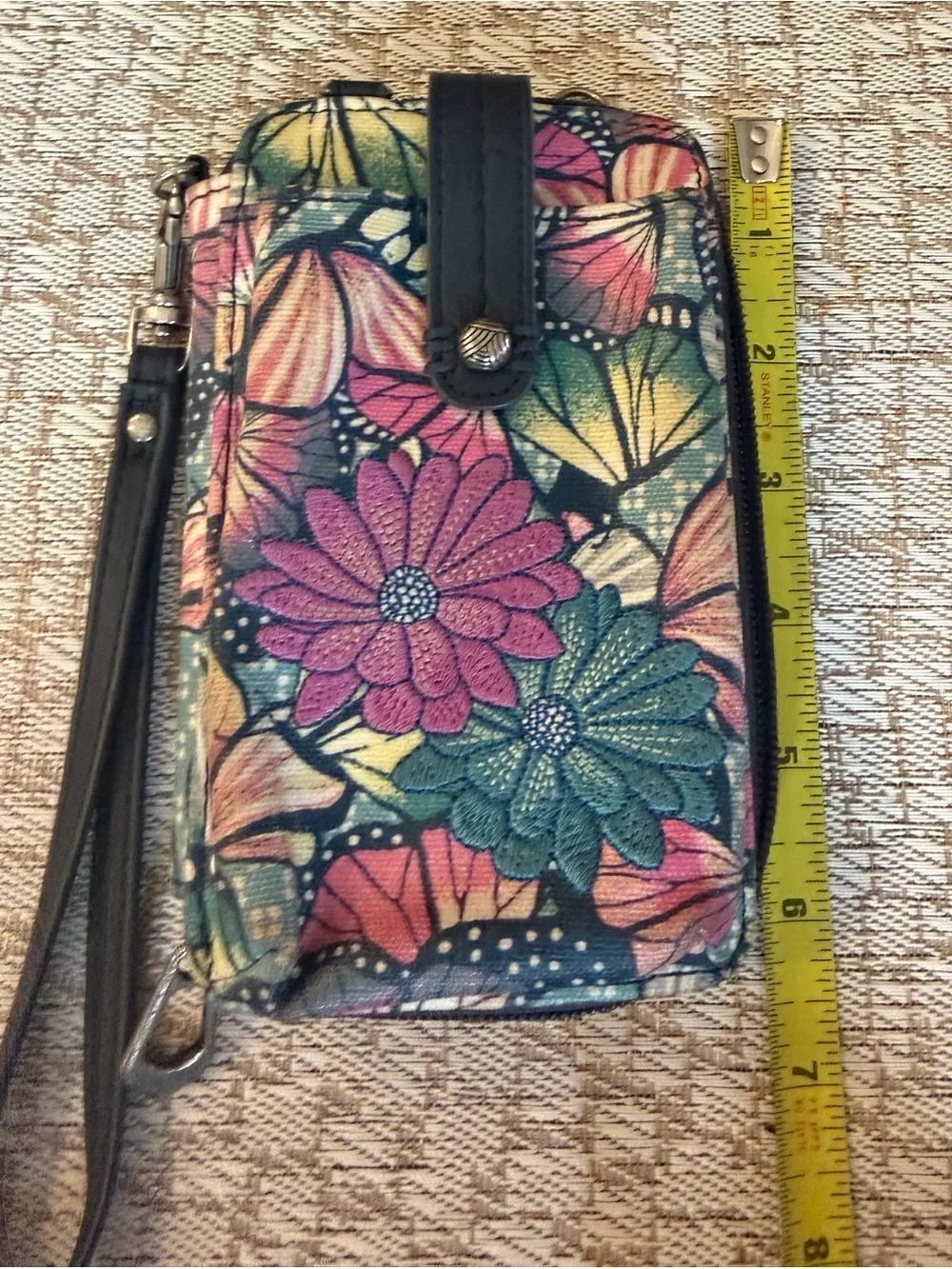 Sakroots Artist Circle collection wristlet wallet
